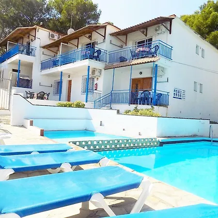 Apartsalou San Jordi * La Pineda