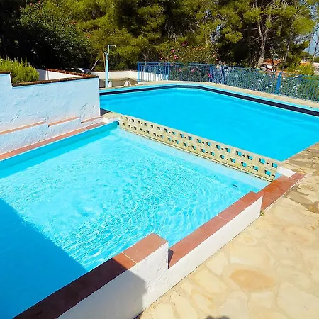 Apartsalou San Jordi * La Pineda