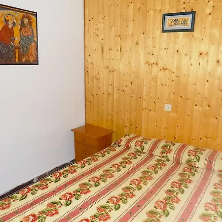 Apartsalou San Jordi アパート *