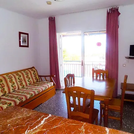 Apartsalou San Jordi アパート *