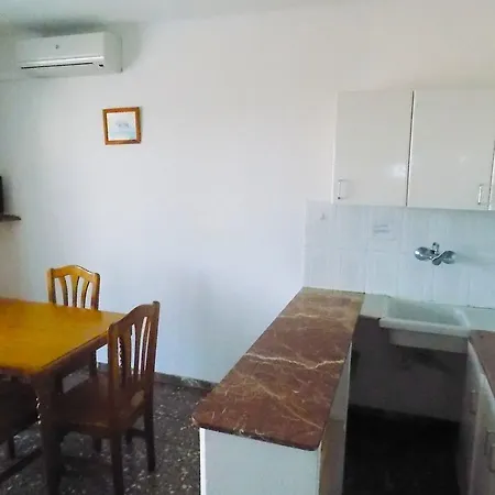 アパート Apartsalou San Jordi ラ・ピネーダ